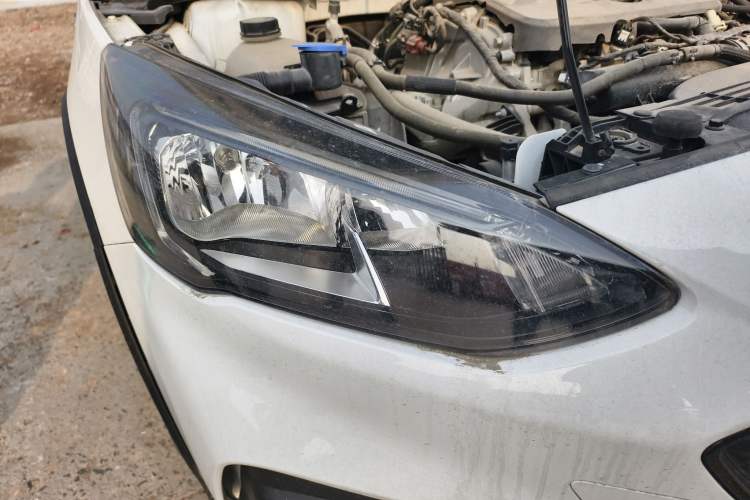 Used Ford Focus Active 2020 EcoBoost 180 Automatic Trendy Model Right Front Headlight