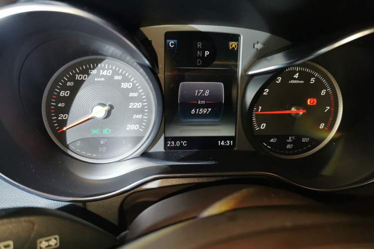 Used Mercedes-Benz GLC 2018 GLC 260 4MATIC Luxury Model
