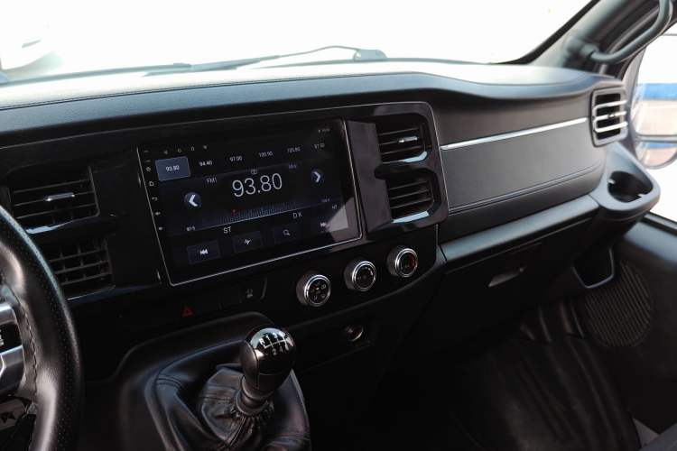 Used JMC Fushun 2023 2.0T Manual Short-Wheelbase Mid-Height Commercial Multi-Purpose 5-Seater Passenger Vehicle