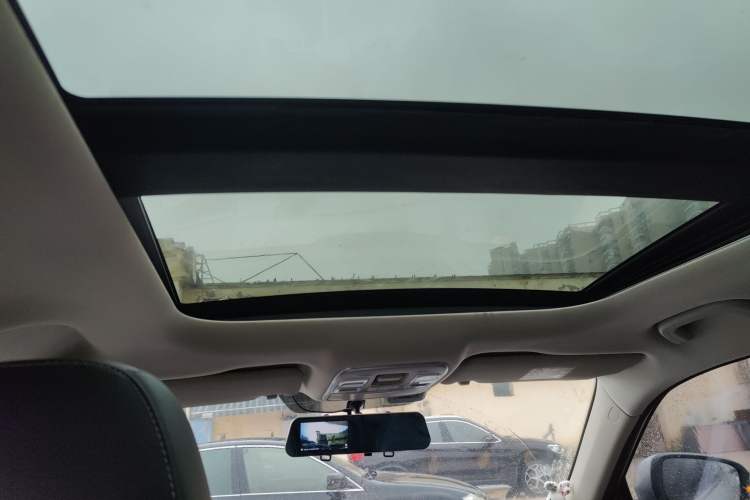 Used Geely Auto Emgrand X7 Sport 2021 Million Edition 1.8TD DCT Two-Wheel Drive Comfort Model Headliner