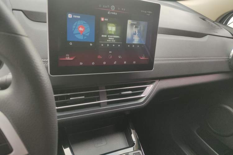 Used BYD Yuan New Energy 2019 EV535 Smart Connect Trendsetting Model Audio And AC Panel