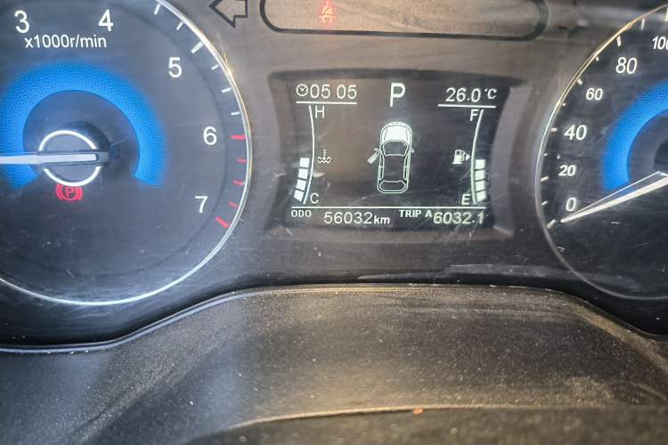 Used Dongfeng Fengon 580 2017 1.5T CVT Smart Connectivity Model Odometer Close Up