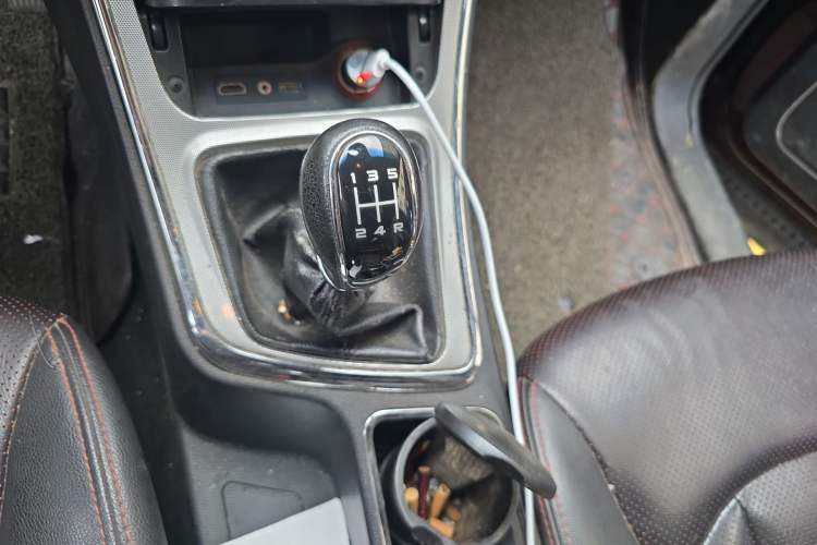 Used Baojun 560 2015 1.8L manual luxury version