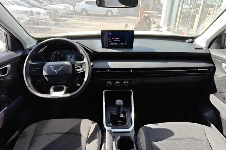 Used Wuling Alvez 2022 1.5L Manual Free-Style Model