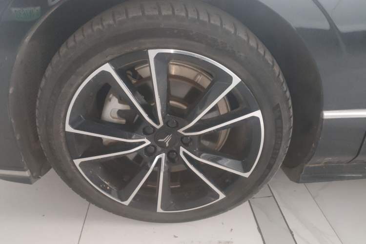 Used VOYAH PASSION 2024 PHEV Four-Wheel Drive Ultra-Long Range Flagship Model
