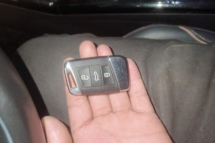 Used Volkswagen Passat 2020 Facelift 330TSI Elite Edition China VI Standard