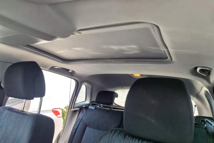 Used Peugeot 3008 2015 2.0L Automatic Classic Edition
