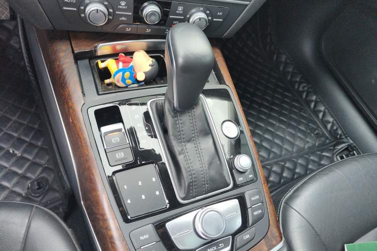 Used Audi A6L 2018 30th Anniversary Edition TFSI Trendy Model Gear Lever