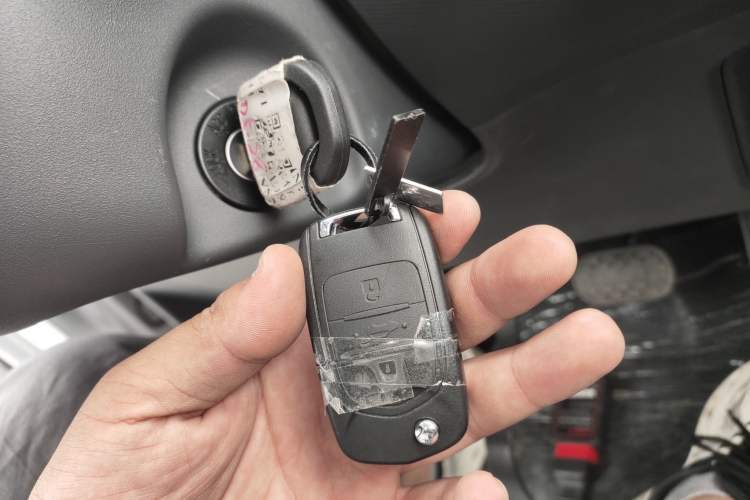 Used Wuling Zhiguang New Energy 2025 Standard Model Interior 1