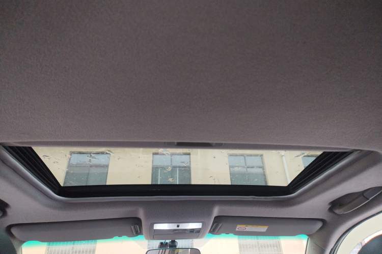 Used Toyota Highlander 2012 2.7L Two-Wheel Drive 7-Seater Luxury Edition Headliner