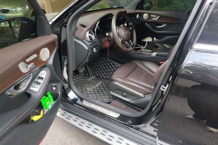 Used Mercedes-Benz GLC 2021 GLC 300 L 4MATIC Dynamic Model Interior 3