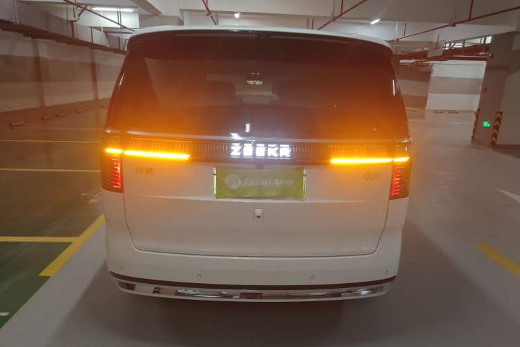 Used Zeekr 009 2024 Six-Seat Executive Version 4WD 108 kWh
