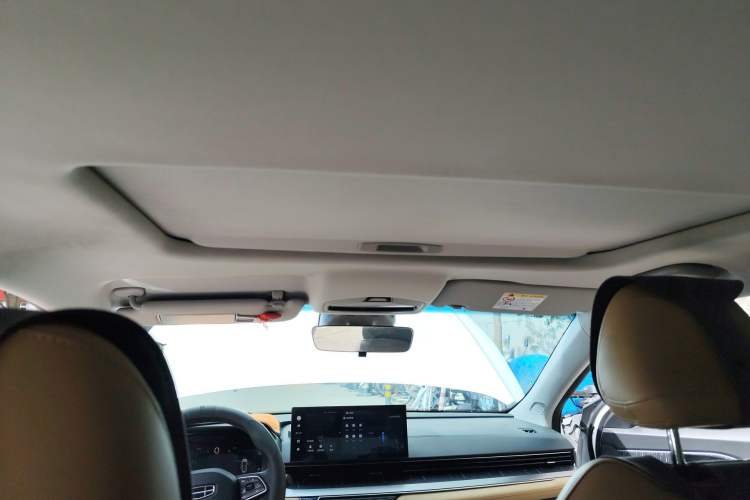 Used Geely Auto Emgrand L HiP 2024 Champion Edition 1.5TD-DHT Pro 100KM Excellence Model
