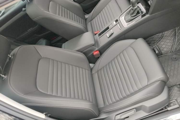 Used Volkswagen Magotan 2023 2 Million Units Limited-Edition 280TSI DSG Comfort Version Right Front Seat