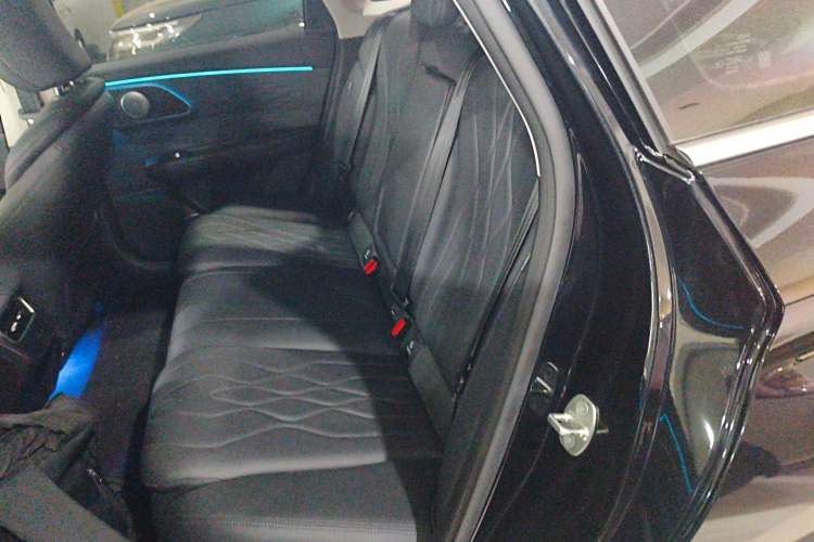 Used Chery Fengyun A8L 2025 1.5 TGDI 145 km Luxury Version Left Rear Seat