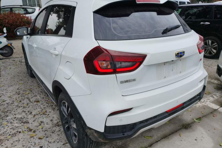 Used Geely Auto Vision X3 2019 Upgraded Model 1.5L Manual Luxury Version
