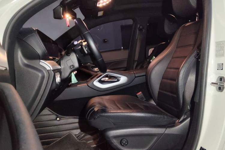 Used Mercedes-Benz GLE Coupe 2020 GLE 450 4MATIC Coupe SUV Fashion Model Left Front Seat