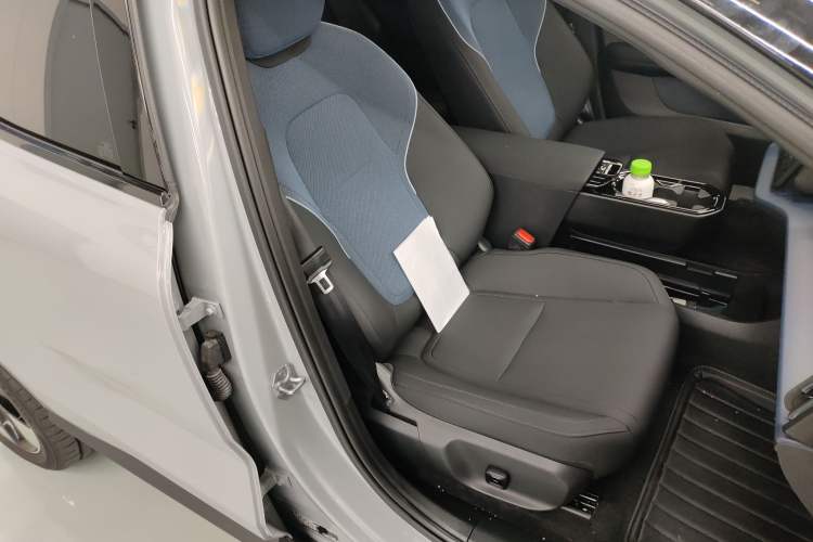 Used Volvo EX30 2025 Rear-Drive Long-Range Version Ultra
