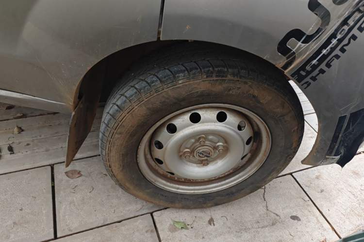 Used Jinbei Hiace X30 2023 1.5L Wealthy-Style Passenger Van 5/6/7-Seater Non-Air-Conditioned Version SWC15M