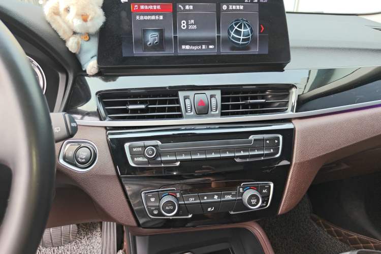 Used BMW X1 2022 sDrive25Li Leading Model
