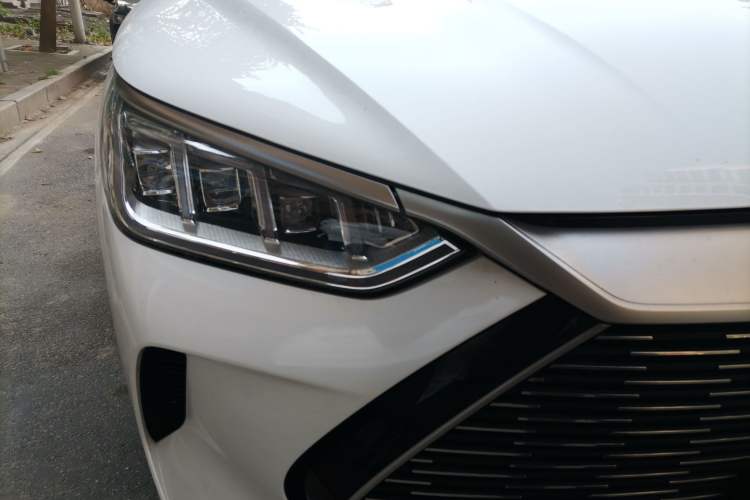 Used BYD Song PLUS New Energy 2021 DM-i 110KM Flagship Model Right Front Headlight