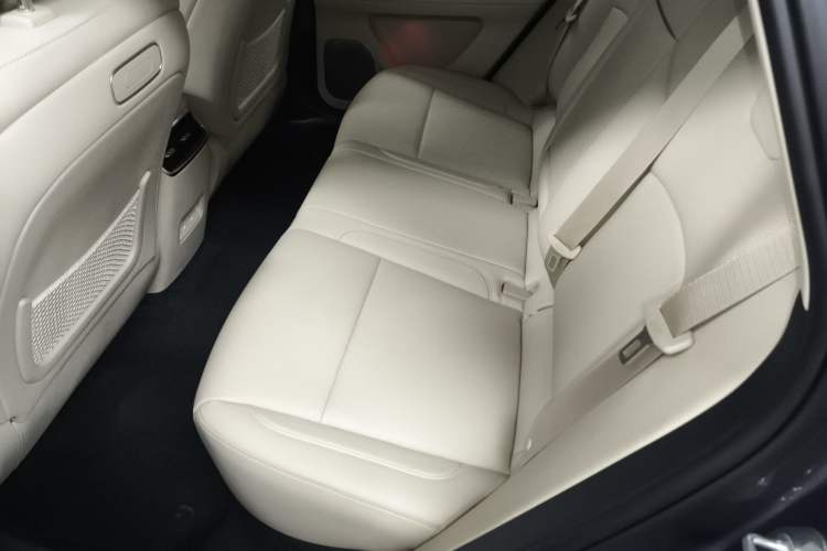 Used Hima AITO M5 2025 Extended-Range Ultra All-Wheel-Drive Version Left Rear Seat