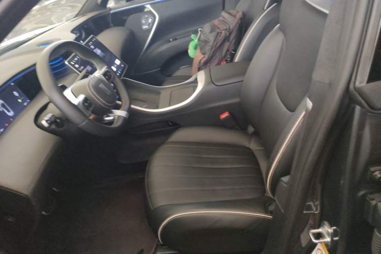 Used Avatr 11 2022 Long-Range Dual-Motor Luxury Edition 5 Seats