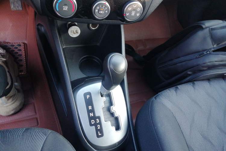 Used Kia K2 2015 Sedan 1.4L Automatic GLS