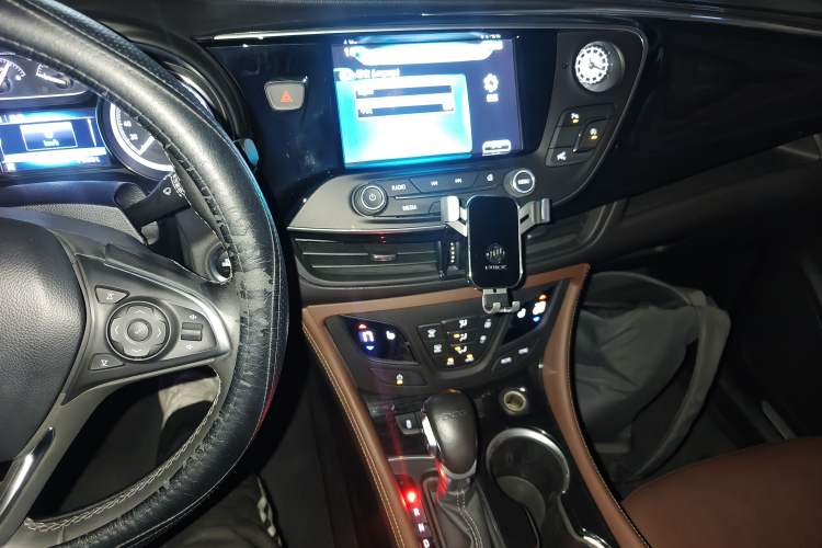 Used Buick Envision 2018 20T Two-Wheel Drive Luxury Model
