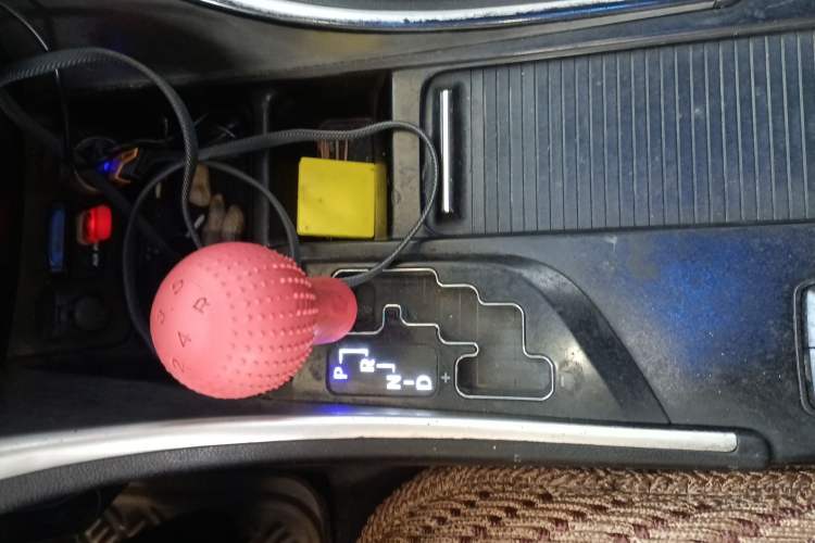 Used Hyundai Sonata 2014 2.4L Automatic Leading Edition China IV Standard Gear Lever