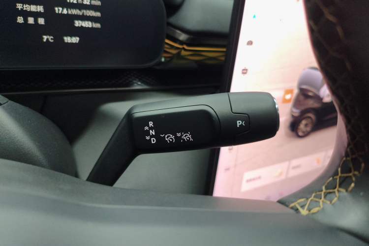 Used Zeekr 7X 2025 100 kWh Long-Range Rear-Wheel Drive with Intelligent Driving Features