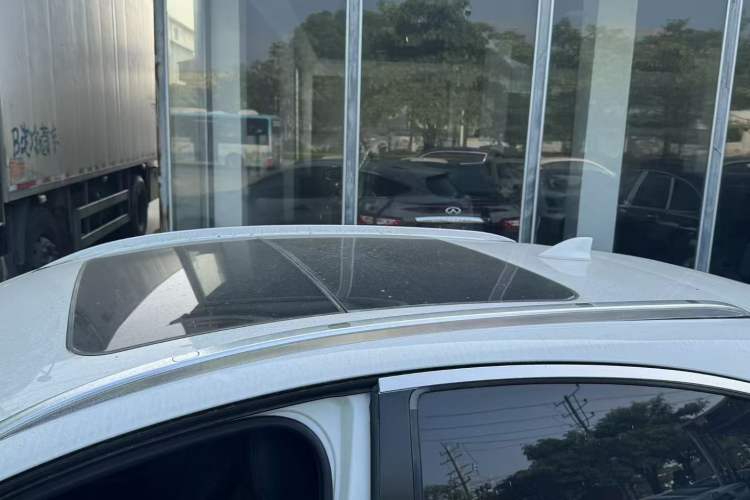 Used Honda Vezel 2017 1.8L CVT Front-Wheel Drive Pioneer Edition