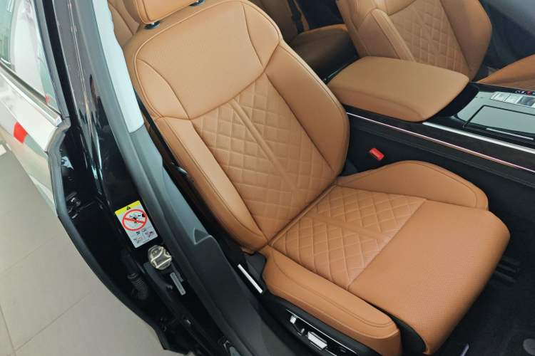 Used Audi A8 2024 A8L 50 TFSI quattro Prestige Edition Right Front Seat