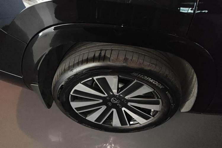 Used Volkswagen Teramont 2025 Tiguan Pro 450TSI 4Motion Crosswind Edition Exterior 5