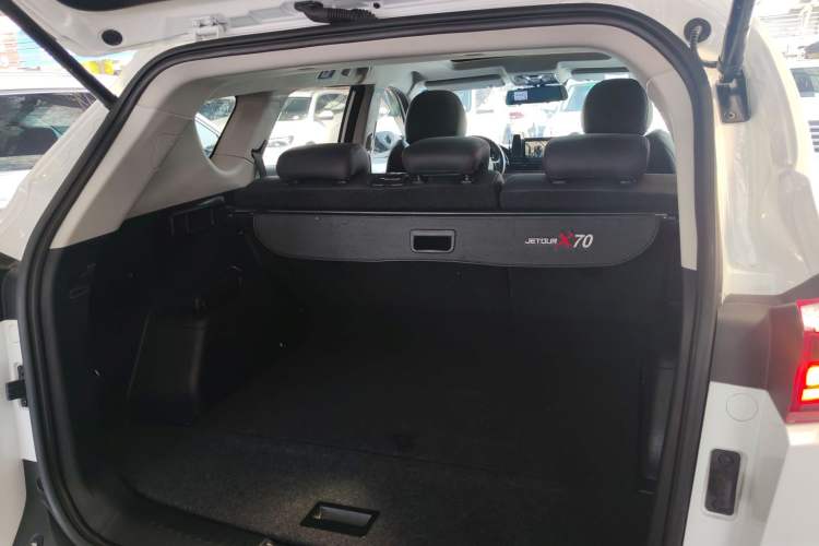 Used JETOUR X70 2023 1.5T DCT Beyond PRO Edition 5-Seater