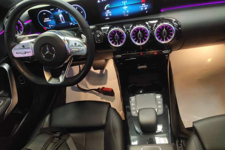 Used Mercedes-Benz A-Class 2022 Restyled A 200 L Sport Sedan Fashion Version
