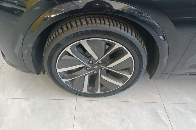 Used Li Auto L7 2024 Ultra Model Left Front Wheel Hub