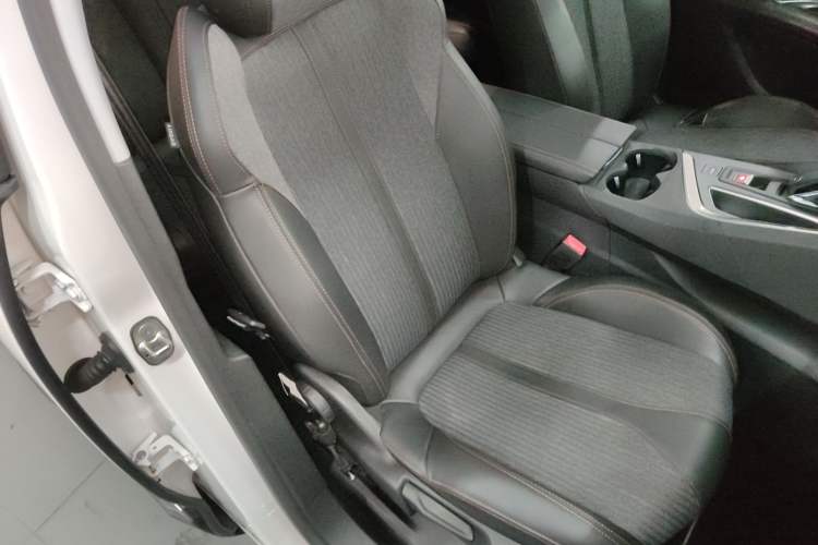 Used Peugeot 4008 2017 350THP Elite Edition Right Front Seat