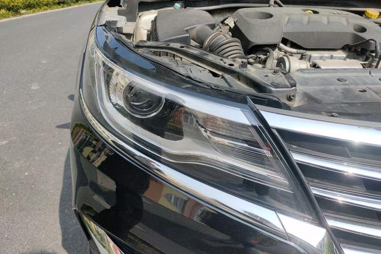 Used Roewe i6 New Energy 2017 45T Hybrid Connect & Smart Enjoyment Edition Right Front Headlight