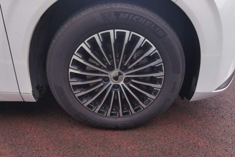 Used Denza D9 2022 DM-i 970 Four-Wheel Drive Prestige Model