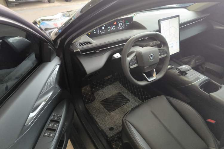 Used Changan Eado 2025 Blue Whale 1.5T 500Bar Prestige Model
