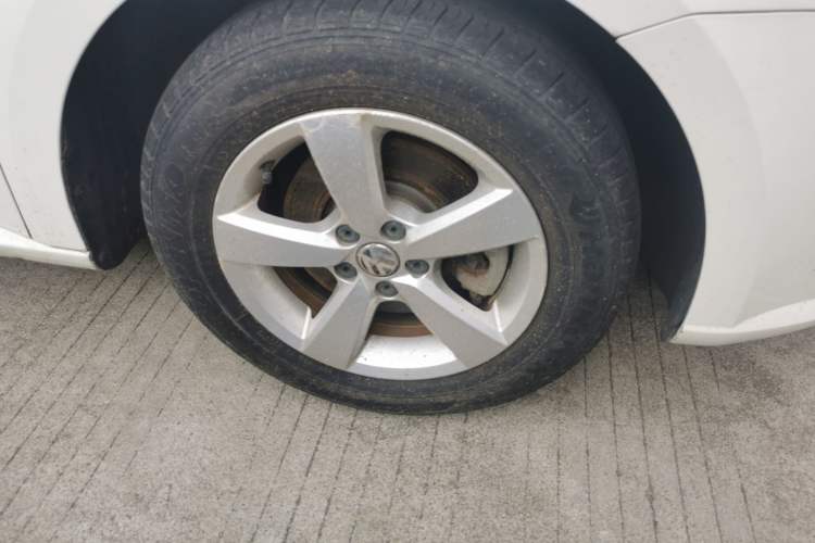 Used Volkswagen Lavida 2013 Revised Classic 1.6L Automatic Fashion Edition