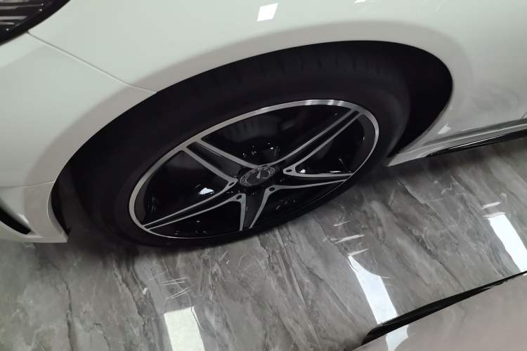 Used Mercedes-Benz C-Class 2020 Restyled C 260 Sport Edition Left Front Wheel Hub