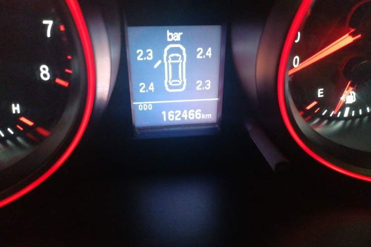 Used Haval H6 2015 Revised Version Sport Edition 1.5T Manual Transmission Two-Wheel Drive Elite Grade Odometer Close Up