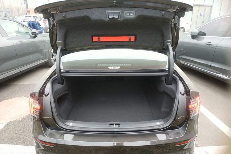 Used Volvo S90 2026 B5 Zhiyi Luxury Edition