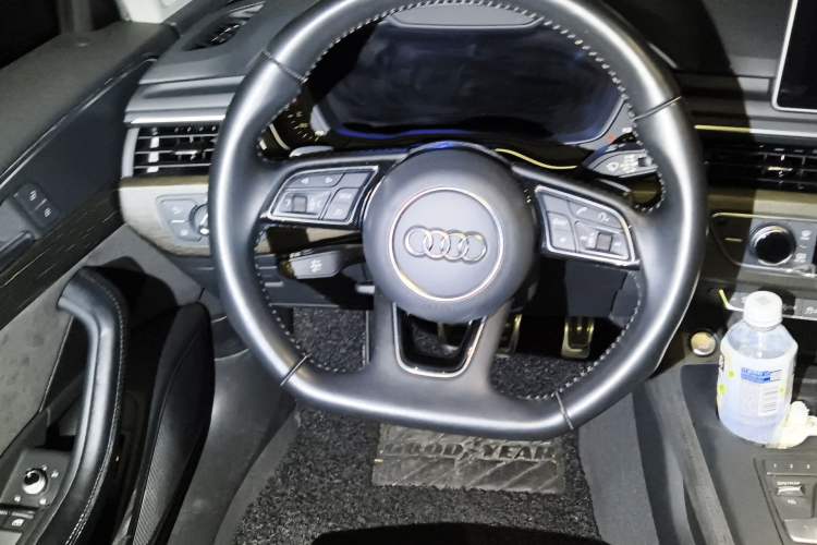 Used Audi A4L 2018 30th Anniversary Edition 40 TFSI Sport Edition Steering Wheel