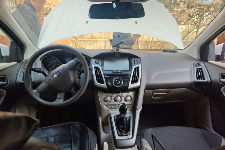 Used Ford Focus 2012 Sedan 1.6L Manual Comfort Model