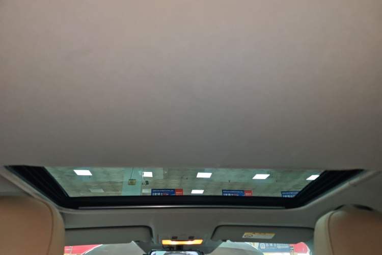 Used Toyota RAV4 2016 2.0L CVT Two-Wheel Drive Fashion Edition China V Standard
