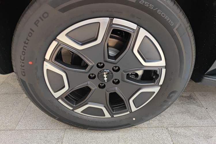 Used Formula Leopard Tai 7 2025 Model 200 km Two-Wheel Drive Max Edition