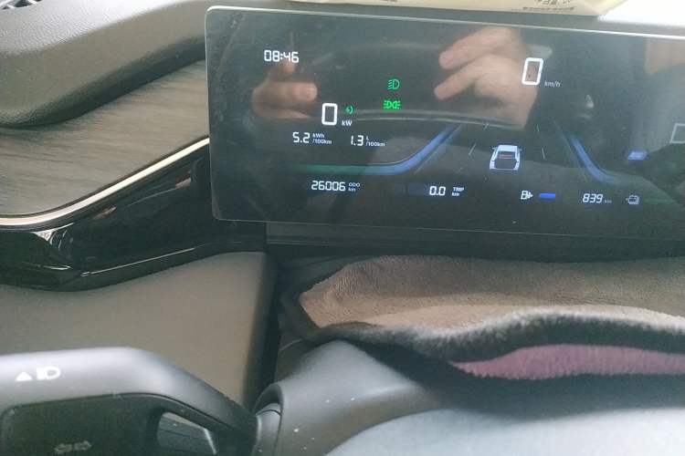 Used Geely Galaxy L6 2025 EM-i 60km Launch Edition Odometer Close Up